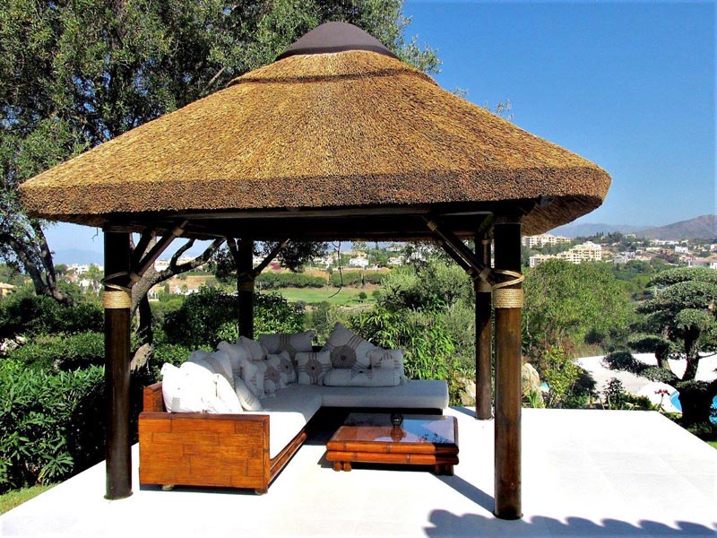 Cape Reed colaboracion Katsura Design vista desde cenador junco africano con jardin zen paisajismo
